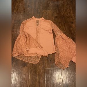 Beautiful top Express- size M - lace details on arms